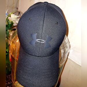 Under Armour Black Structured Baseball Hat